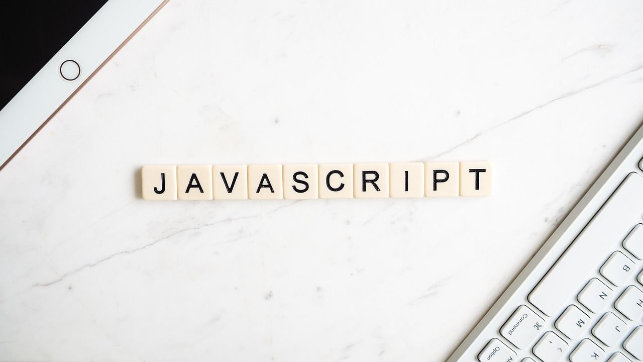 découvrez les bases de javascript, le langage incontournable pour le développement web. apprenez à dynamiser vos sites grâce à des fonctionnalités interactives, à manipuler le dom et à créer des applications web performantes. rejoignez notre guide complet pour maîtriser javascript et donner vie à vos projets numériques.