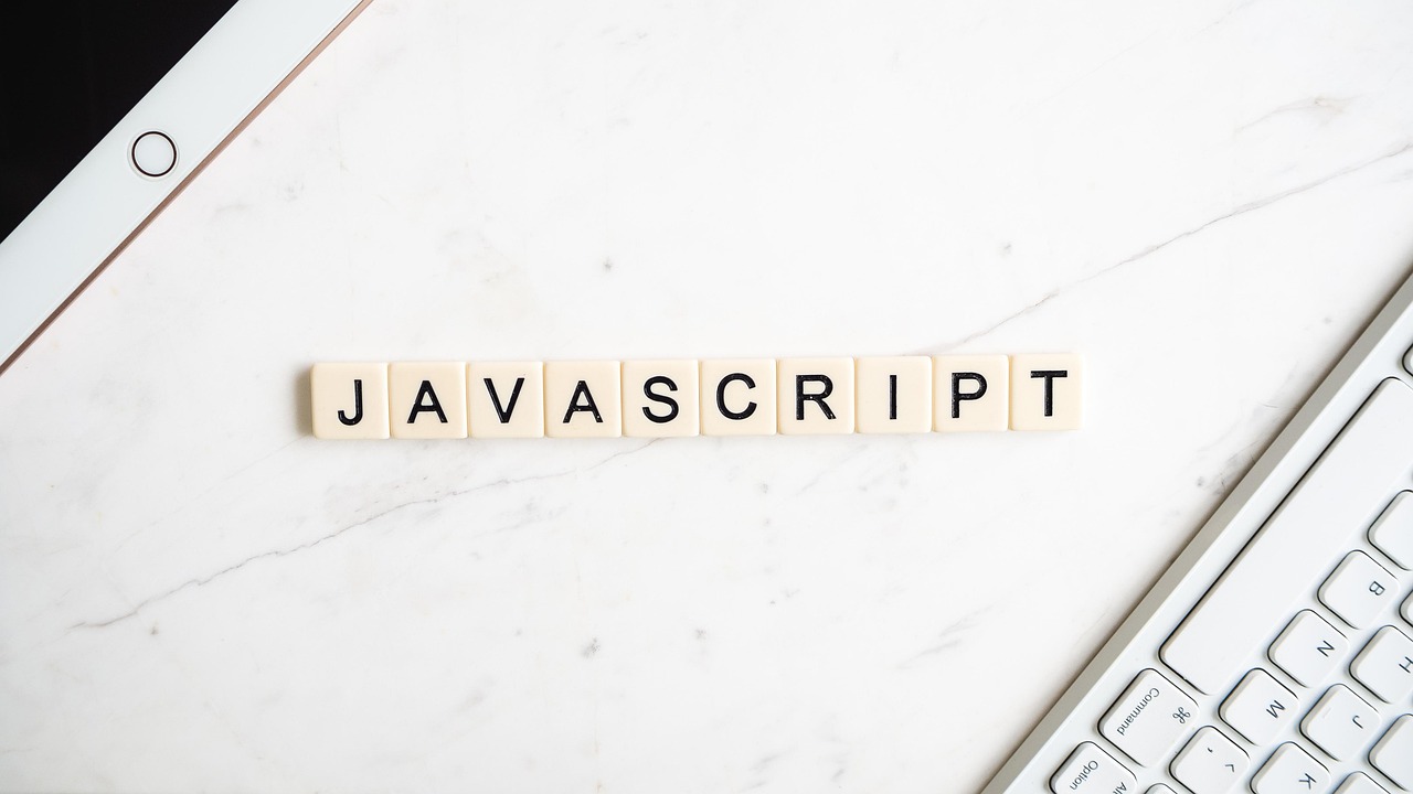 découvrez les bases de javascript, le langage incontournable pour le développement web. apprenez à dynamiser vos sites grâce à des fonctionnalités interactives, à manipuler le dom et à créer des applications web performantes. rejoignez notre guide complet pour maîtriser javascript et donner vie à vos projets numériques.